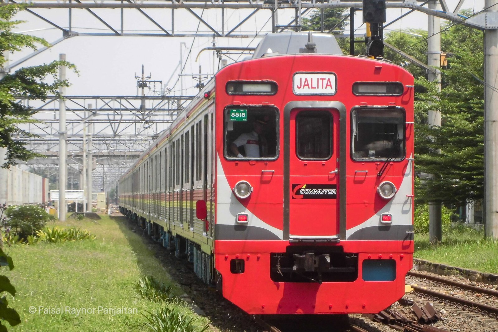 “Last Run” KRL Seri 8500 Jalita: Mini Museum dan Perpisahan di Stasiun Jakarta Kota