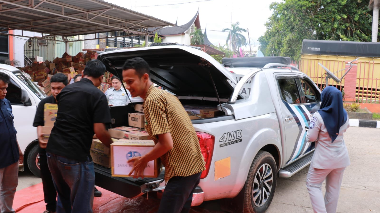 Jasa Raharja Salurkan Bantuan untuk Warga Terdampak Banjir di Pidie, Aceh