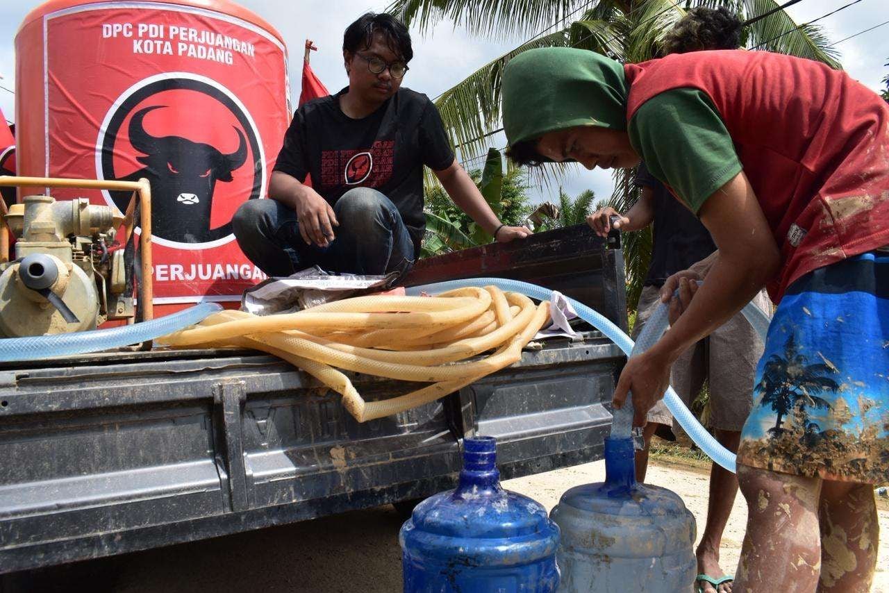 Pascabanjir Sumatra Barat: PDI Perjuangan Atasi Krisis Air Bersih dan Distribusikan Bantuan Medis
