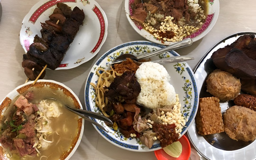 Warung Kiroman Malang: Kuliner Legendaris Sejak 1954 yang Wajib Dicoba