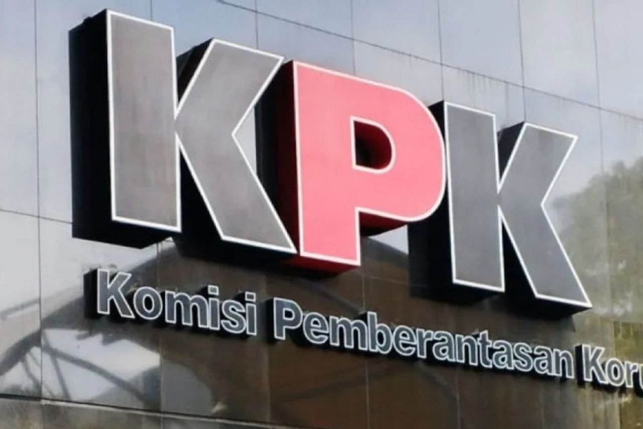 KPK Tangkap Bupati Bekasi Ade Kuswara Kunang dalam OTT, Diperiksa Intensif