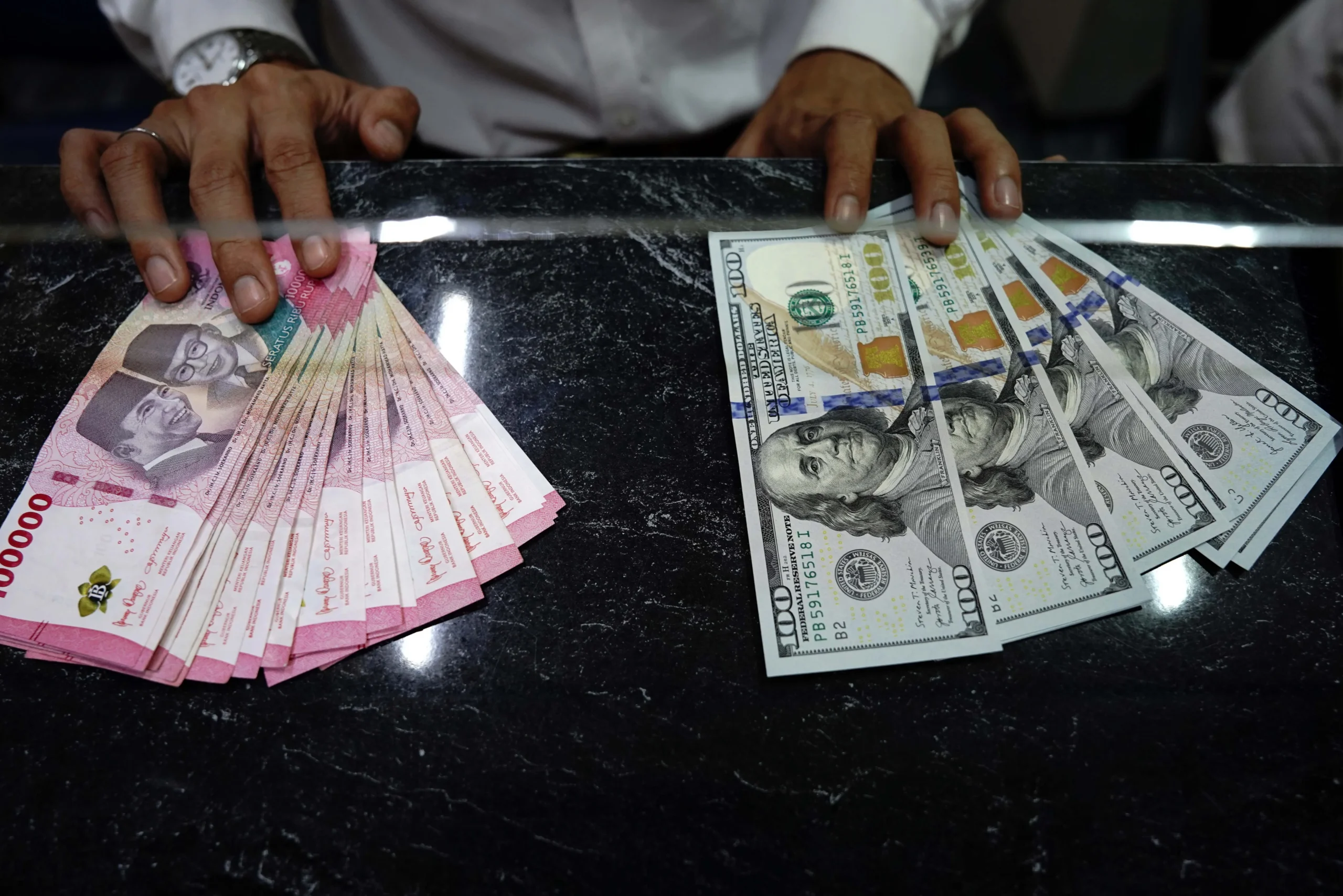 Update Kurs Rupiah Senin 22 Desember 2025: Menguat 10 Poin terhadap Dolar AS
