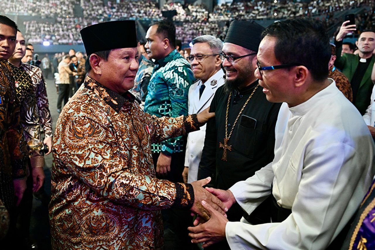 Ribuan Jemaat Sambut Presiden Prabowo di Natal Nasional 2025