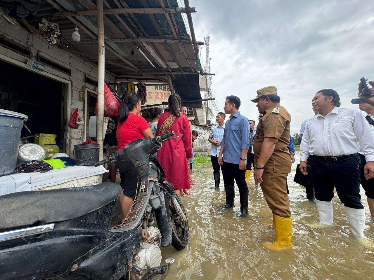 Tinjau Lokasi Banjir di Bekasi, Wapres Pastikan Pendampingan Warga Berjalan Optimal