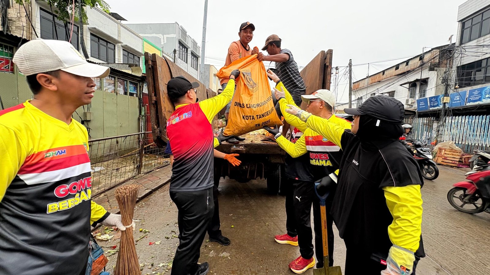 Wali Kota Tangerang Ajak Warga Dukung “Gerakan Indonesia Asri” untuk Lingkungan Bersih