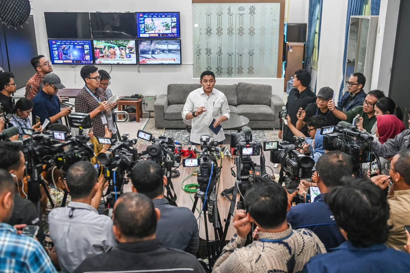 Teddy: Program MBG Tidak Pangkas Dana Pendidikan dan Tunjangan Guru