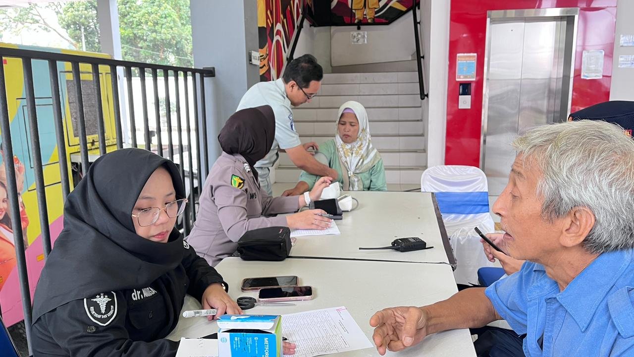 Jasa Raharja Gelar Pemeriksaan Kesehatan Gratis Melalui Program MUKL di Terminal Tingkir