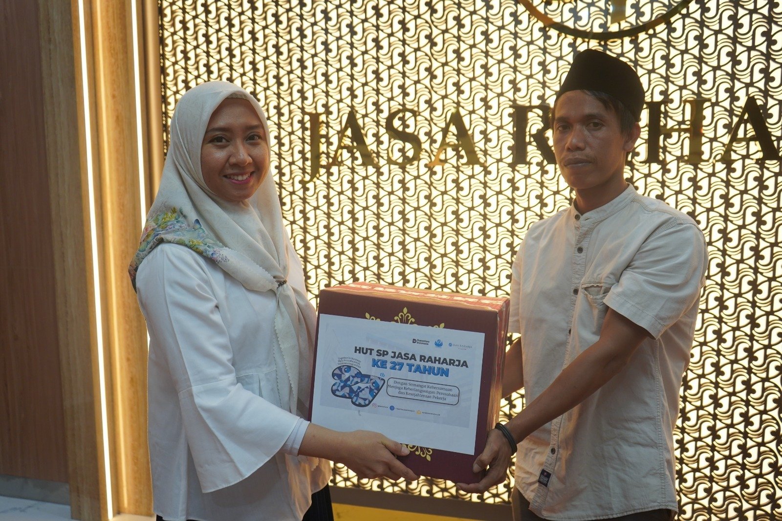 Perkuat Kebersamaan, SPJR Berikan Bantuan Sosial kepada Pegawai Aru Raharja NTB