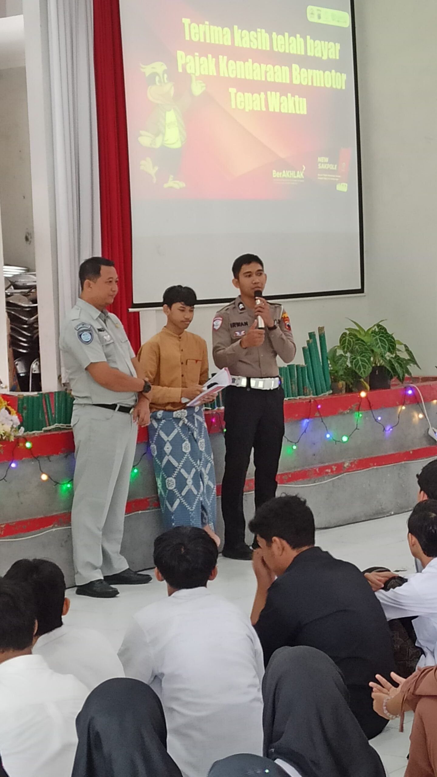 Tim Pembina Samsat Kudus Sosialisasikan Kedisiplinan Berkendara dan Program Diskon Pajak di SMK Negeri 1 Kudus