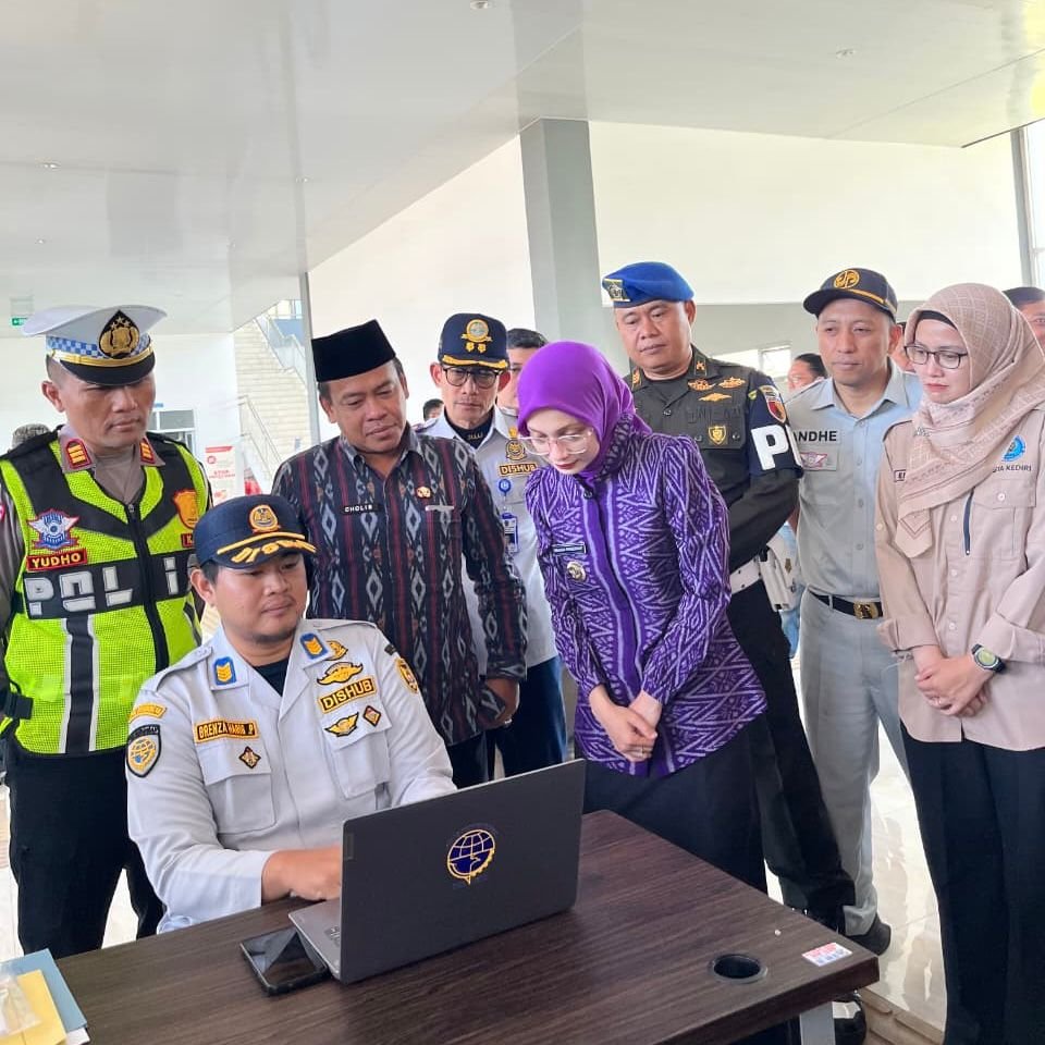 Jelang Perayaan Idul Fitri ,Jasa Raharja dan Instansi Terkait Gelar Ramp Chek dan Tes Urin di Terminal Tamanan Kediri.