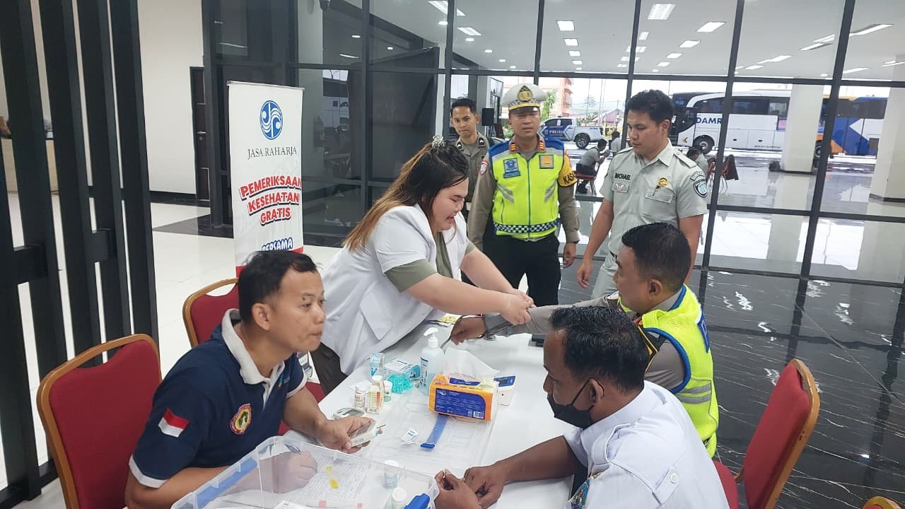 Jasa Raharja Cabang Tarakan Gelar Pemeriksaan Kesehatan Gratis bagi Petugas Transportasi di Posko Mudik Gratis Tanjung Selor