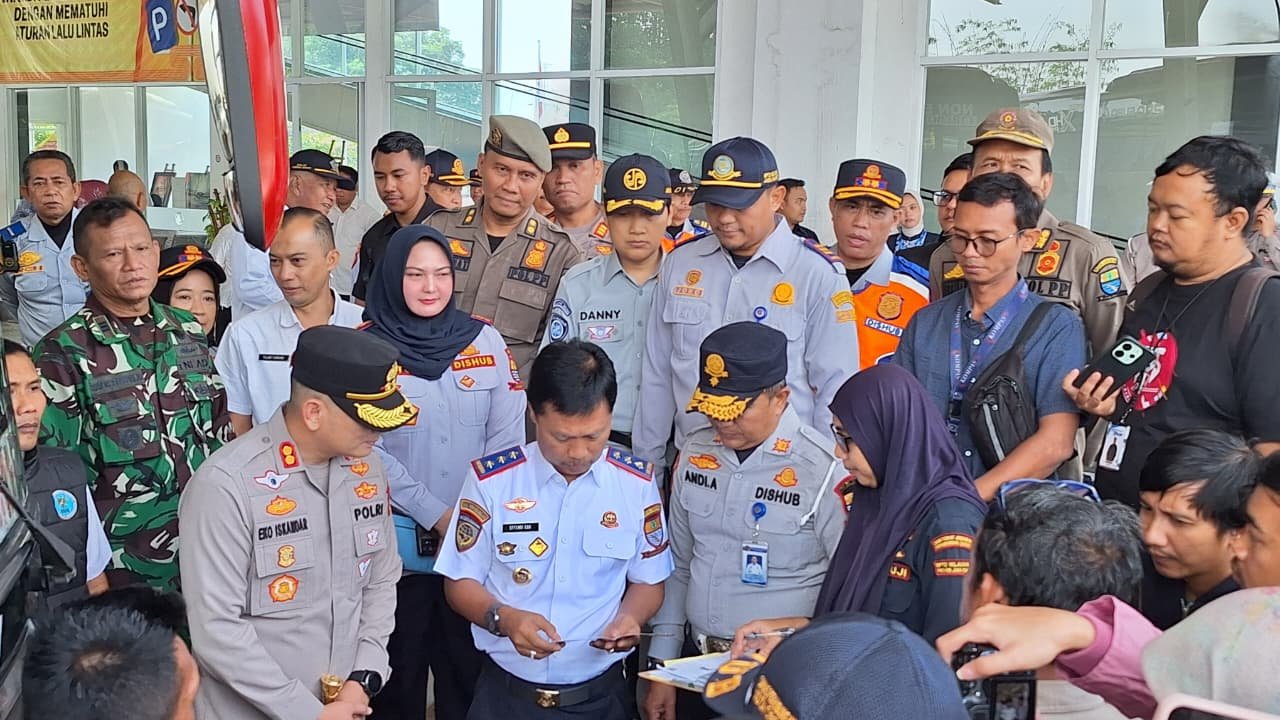Upaya Peningkatan Keselamatan Lalu Lintas Selama Idulfitri 2026, Jasa Raharja Cabang Cirebon Gelar Ramp Check dan Forum Lalu Lintas dan Angkutan Jalan (FLLAJ) di Terminal Tipe A Harjamukti Kota Cirebon