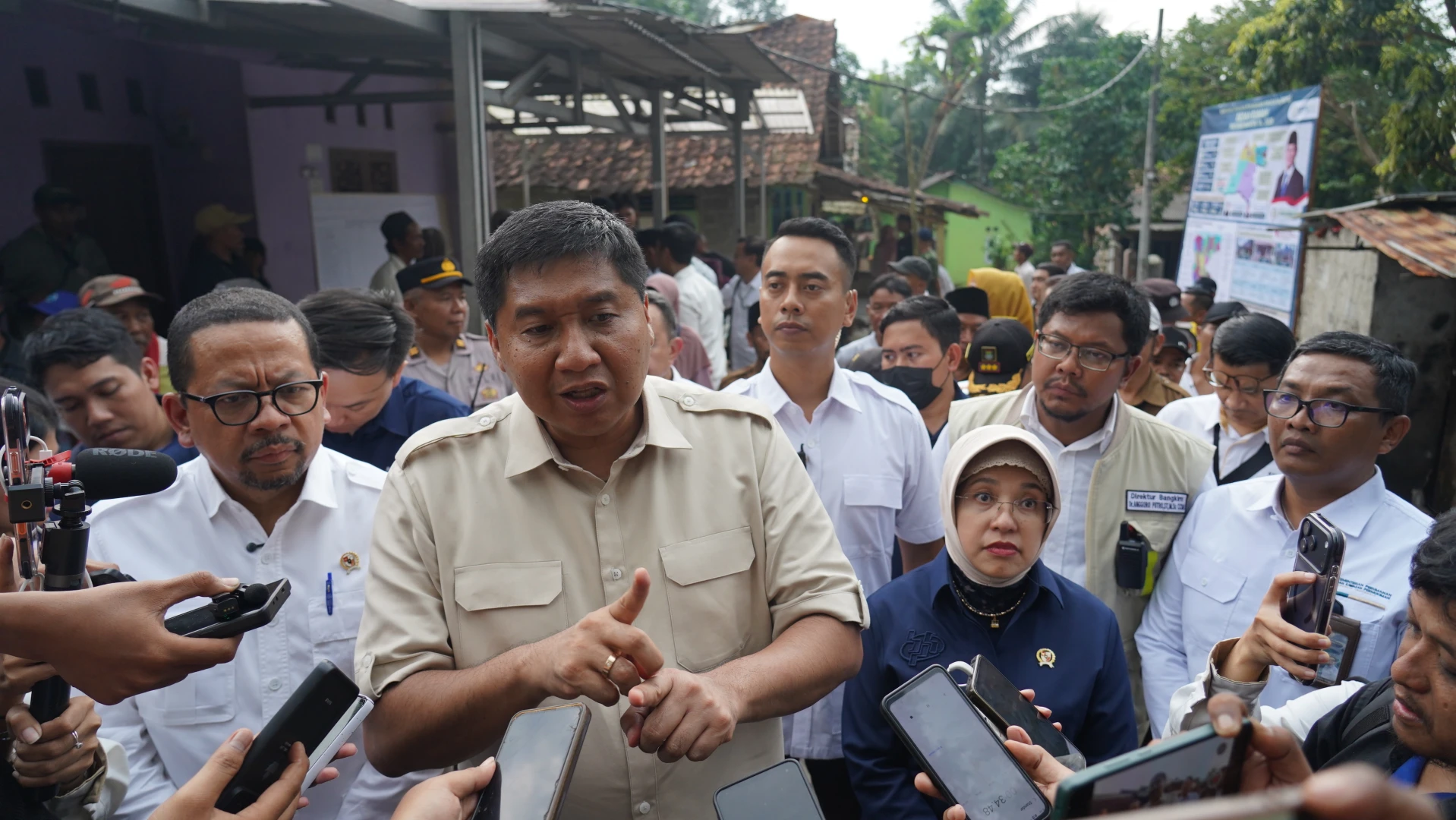 Menteri PKP Tinjau BSPS di Banten, 5.000 Rumah Ditargetkan Diperbaiki 2026