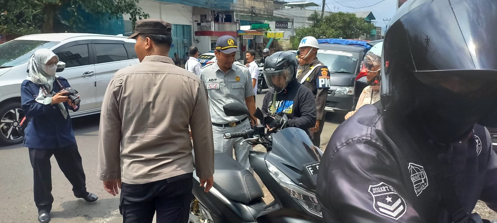 Tingkatkan Kesadaran dan Kepatuhan, Jasa Raharja Cabang Sukabumi Bersama Tim Pembina Samsat Kota Sukabumi Gelar Operasi Gabungan 2026