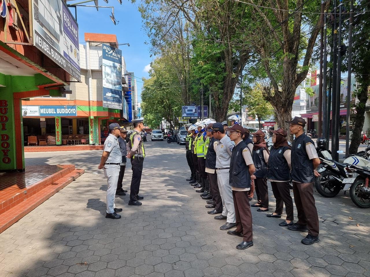 Samsat Tulungagung Gelar Operasi Gabungan untuk Tingkatkan Kepatuhan Masyarakat.  