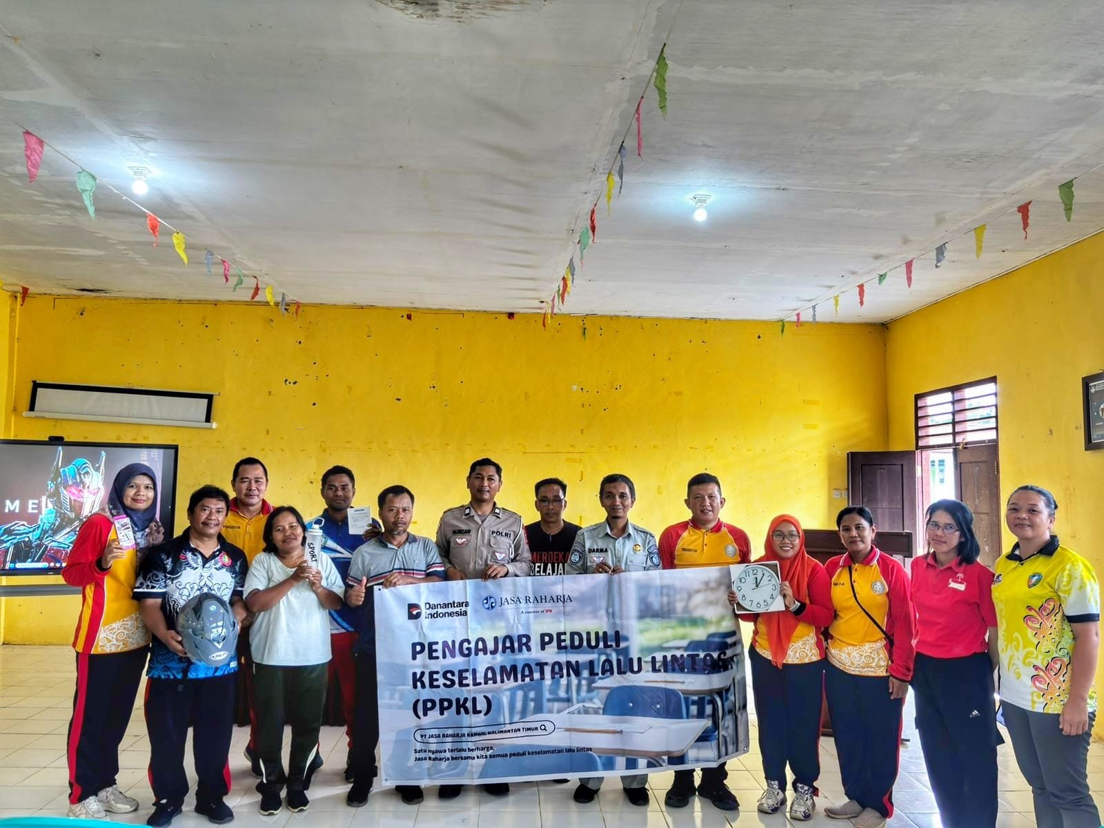 Sinergi Jasa Raharja dan Polres Malinau Edukasi Keselamatan Lalu Lintas bagi Guru di SMK Negeri 1 Malinau