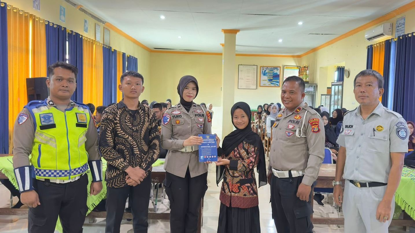 Tingkatkan Kesadaran Pelajar, Jasa Raharja Cabang Kotabumi Gelar Edukasi Keselamatan Lalu Lintas di SMAN 1 Tumijajar