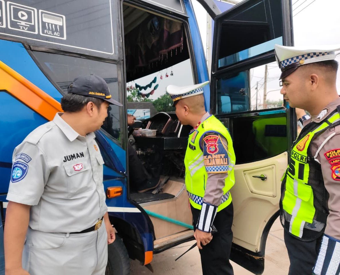 Dorong Kesadaran Pajak dan Keselamatan, Samsat Mesuji dan Satlantas Gelar Operasi Gabungan di Jalintim