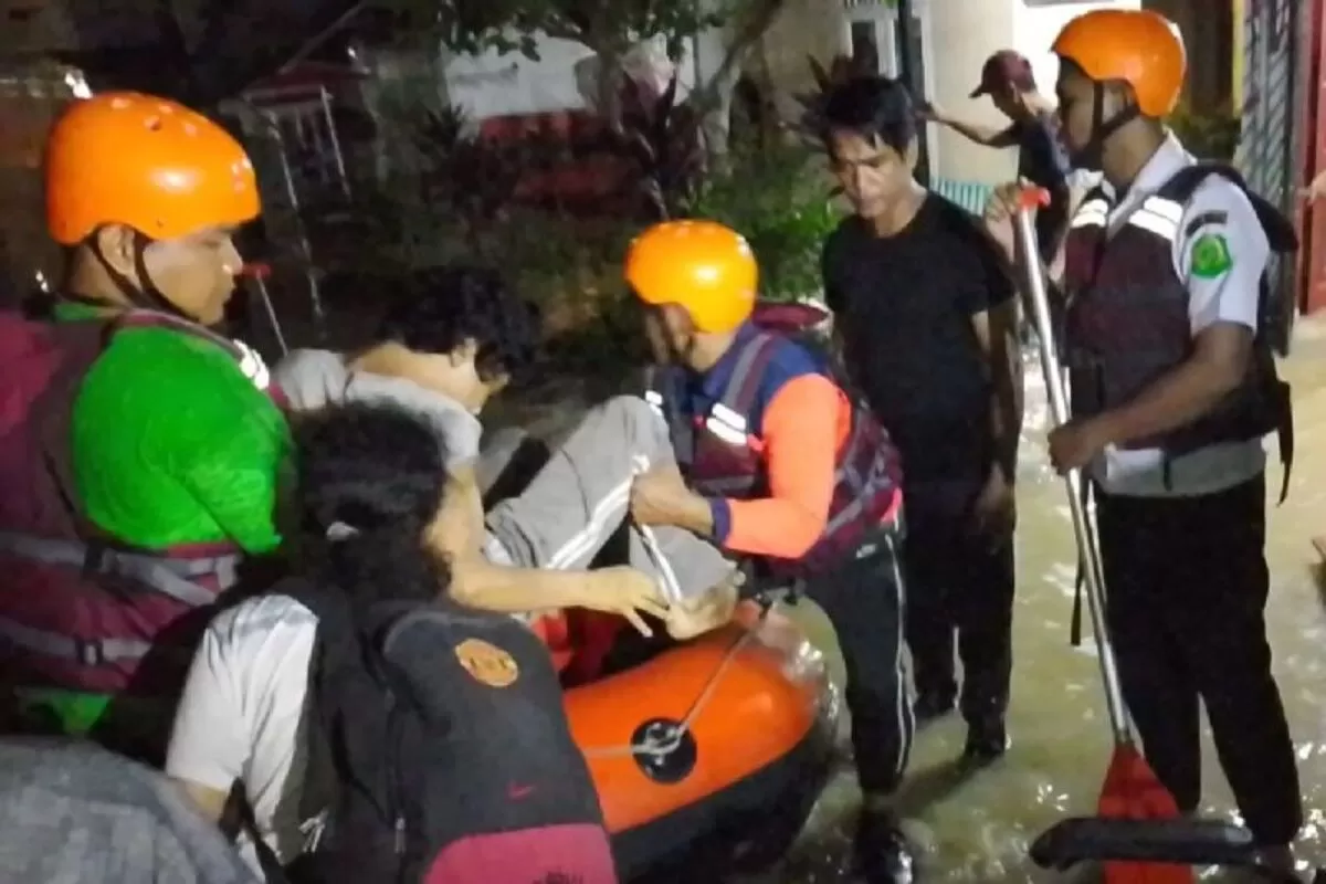 BPBD Medan Evakuasi Warga Terdampak Banjir Sungai Deli