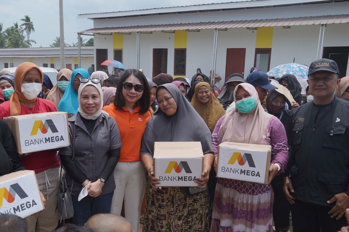 Bank Mega Salurkan Donasi Rp127 Juta untuk 820 Penyintas Bencana di Aceh
