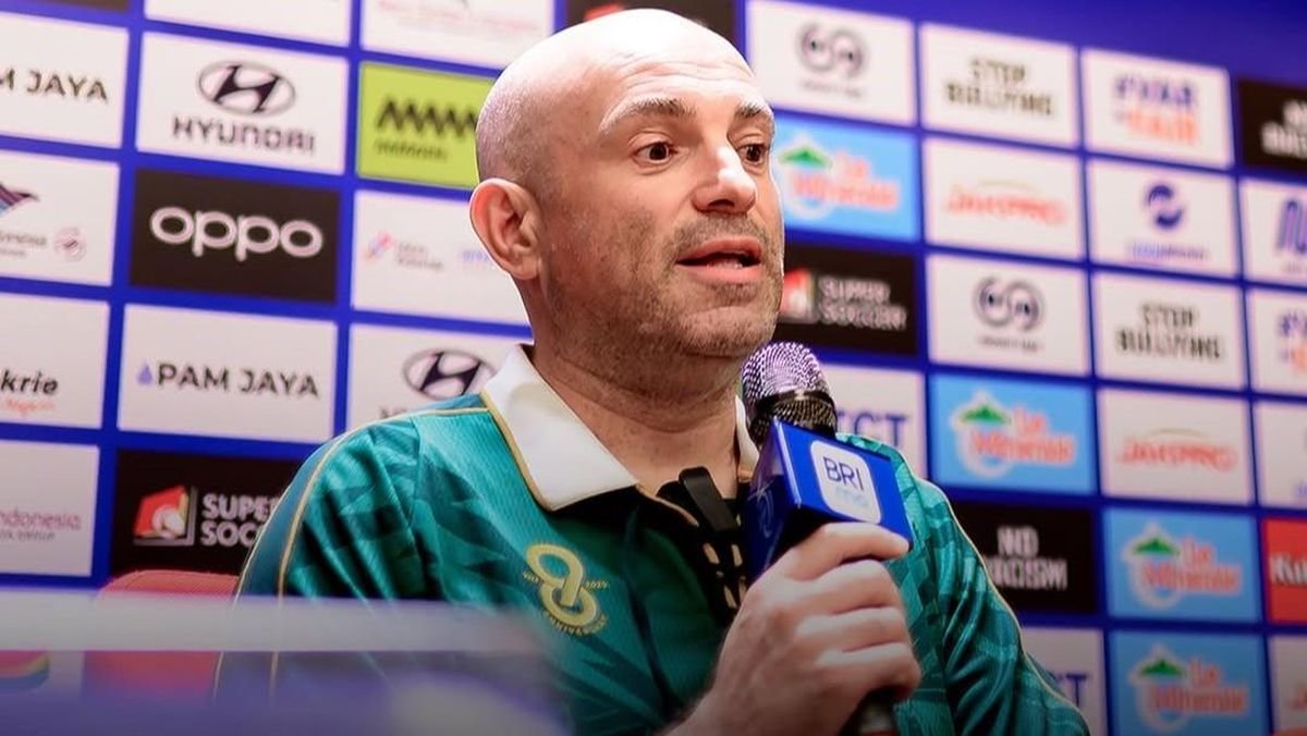 Pelatih Persebaya Surabaya Tekankan Mental Bahagia Jelang Laga Kontra Malut United