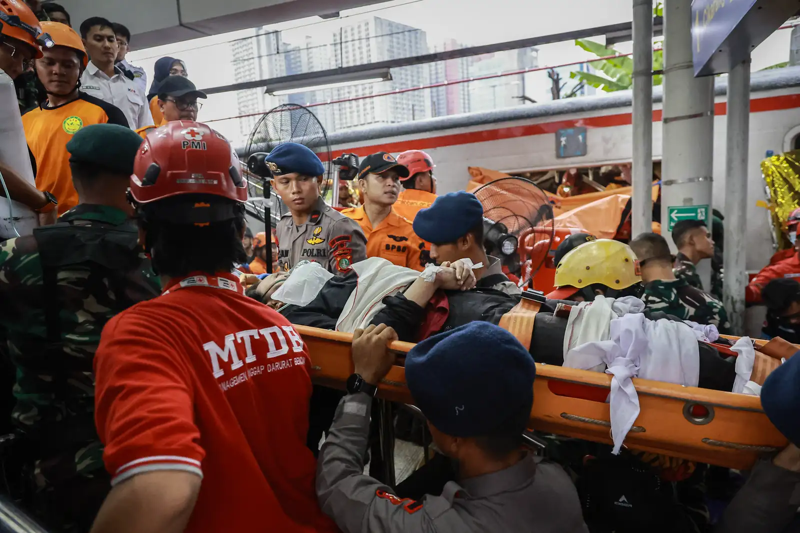 Korban Kecelakaan KRL vs Argo Bromo Bertambah, 14 Orang Meninggal Dunia