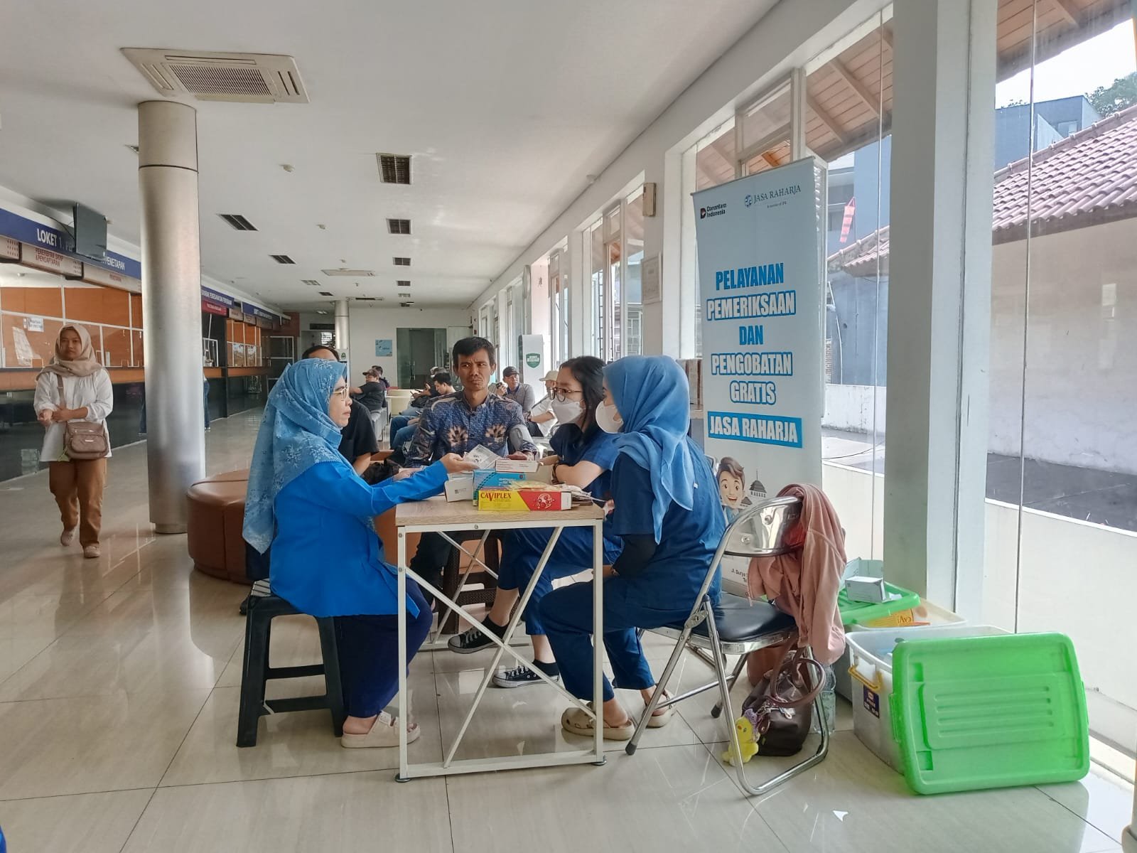 Jasa Raharja Bandung Hadirkan Pemeriksaan Kesehatan- Pengobatan Gratis dan Sosialisasi PPGD di Kantor Samsat Padjajaran