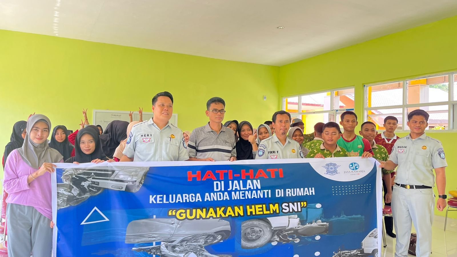 Jasa Raharja Parepare Perkuat Edukasi Keselamatan Lalu Lintas Untuk Generasi Muda Di SMAN 2 Pinrang
