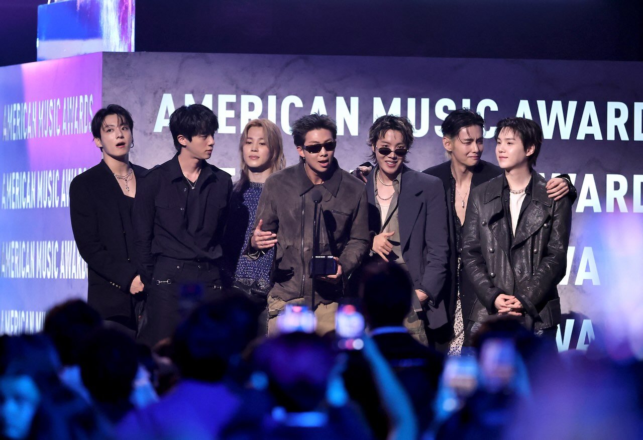 American Music Awards 2026: BTS, Sabrina Carpenter, hingga Bruno Mars Raih Penghargaan