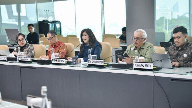 Kemkomdigi dan Kementerian UMKM Siapkan Regulasi Perlindungan UMKM