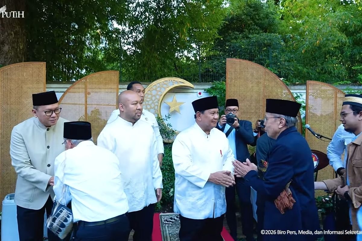 Prabowo Shalat Idul Adha Bersama Diaspora Indonesia di Paris