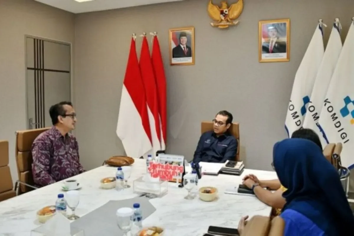 Wamenkomdigi Tekankan Pentingnya Regulasi dan Etika dalam Pengembangan AI