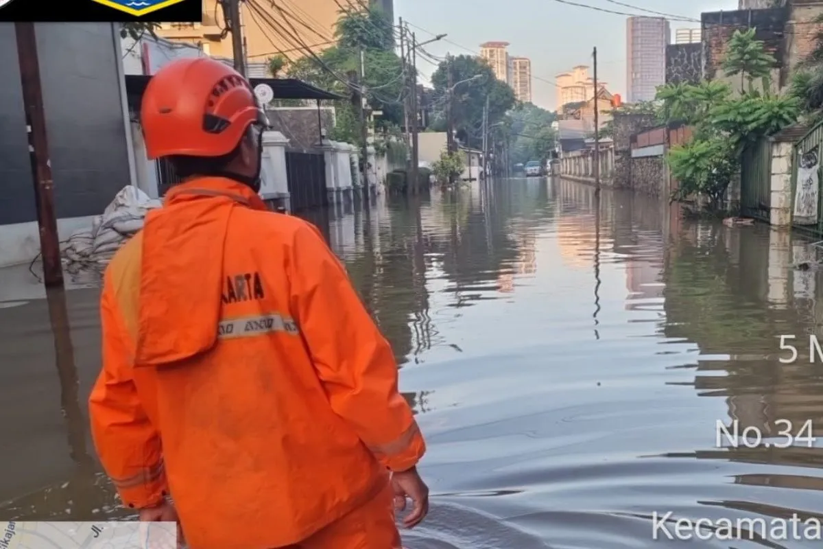 115 RT di Jakarta Masih Terendam Banjir, Ketinggian Air Capai 2,4 Meter
