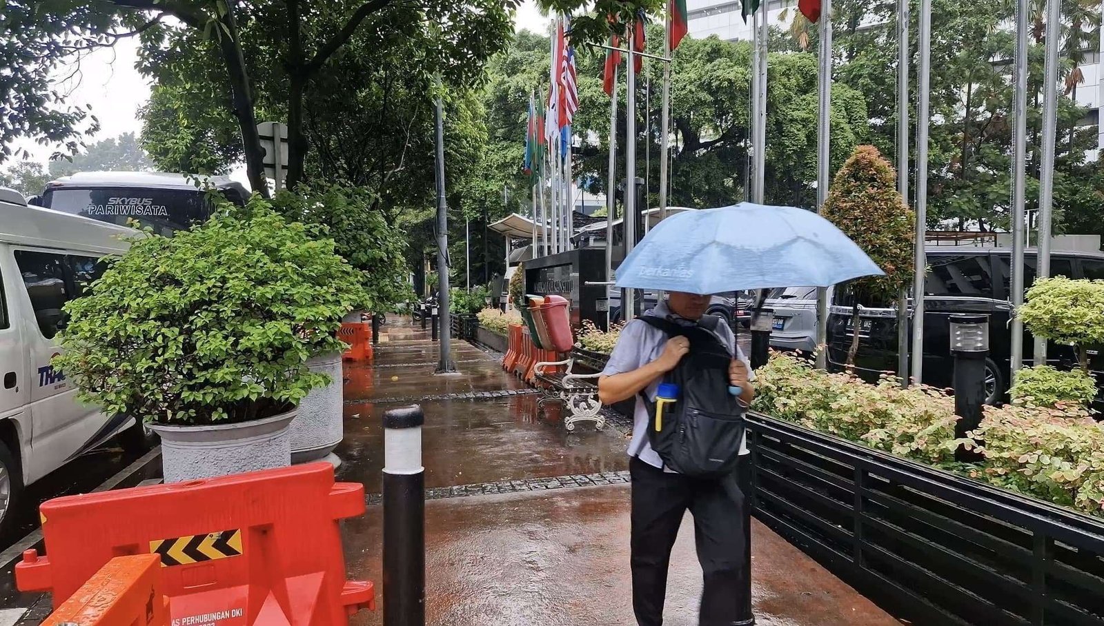 Prakiraan Cuaca BMKG: Hujan Ringan Dominasi Sejumlah Kota Besar Indonesia