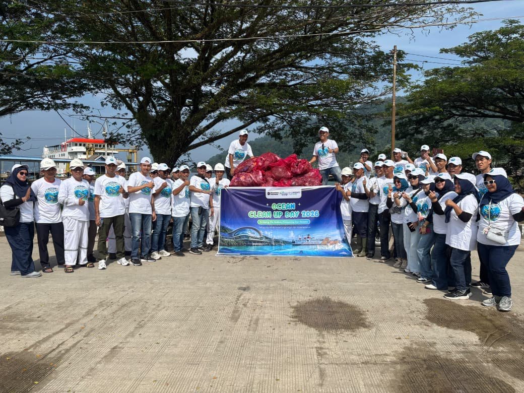 Jasa Raharja Sumbar Dukung Ocean Clean Up Day 2026 yang Digelar ASDP di Pelabuhan Teluk Bungus