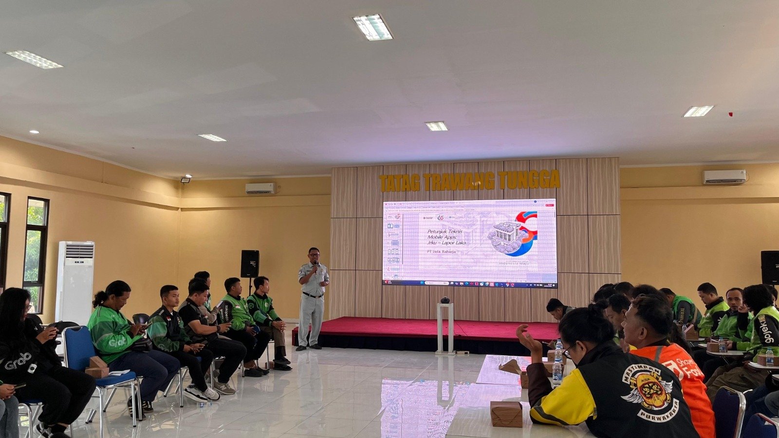 Polres Purwakarta bersama Jasa Raharja Purwakarta dan GAOP Gelar Kampanye Keselamatan Berbasis Digital melalui Aplikasi JRku