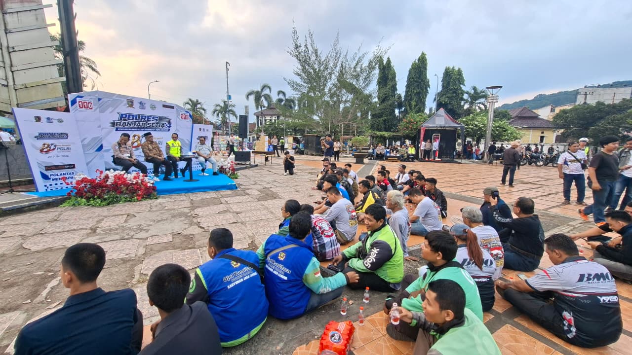Rangkul Pecinta Otomotif, Jasa Raharja Tasikmalaya Bersama Wali Kota dan Kapolresta Banjar Gelar Talkshow Keselamatan di Alun-Alun