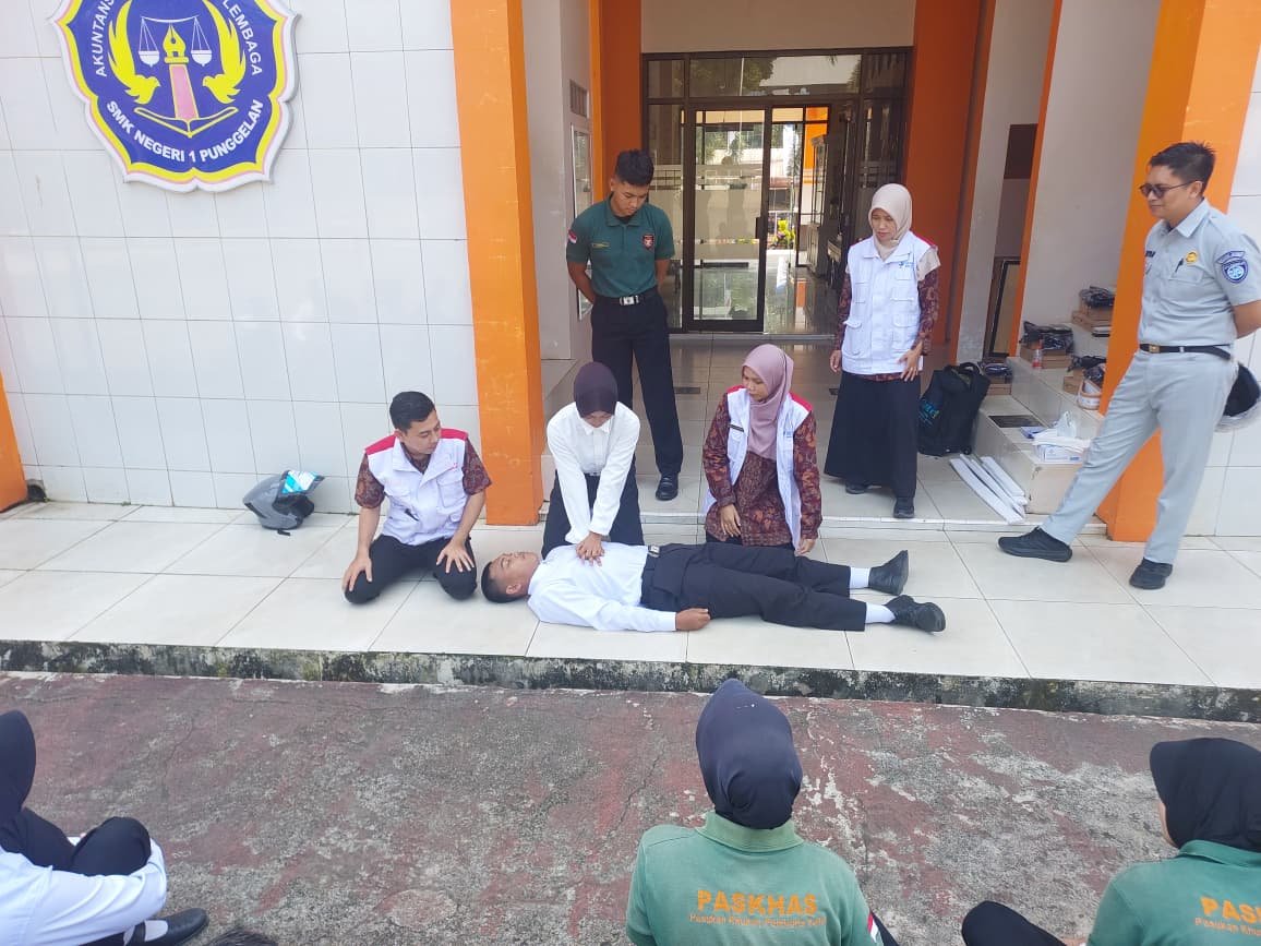 Tiga Instansi Gelar Pelatihan PPGD di SMKN 1 Punggelan, Upaya Tekan Fatalitas Kecelakaan Usia Produktif
