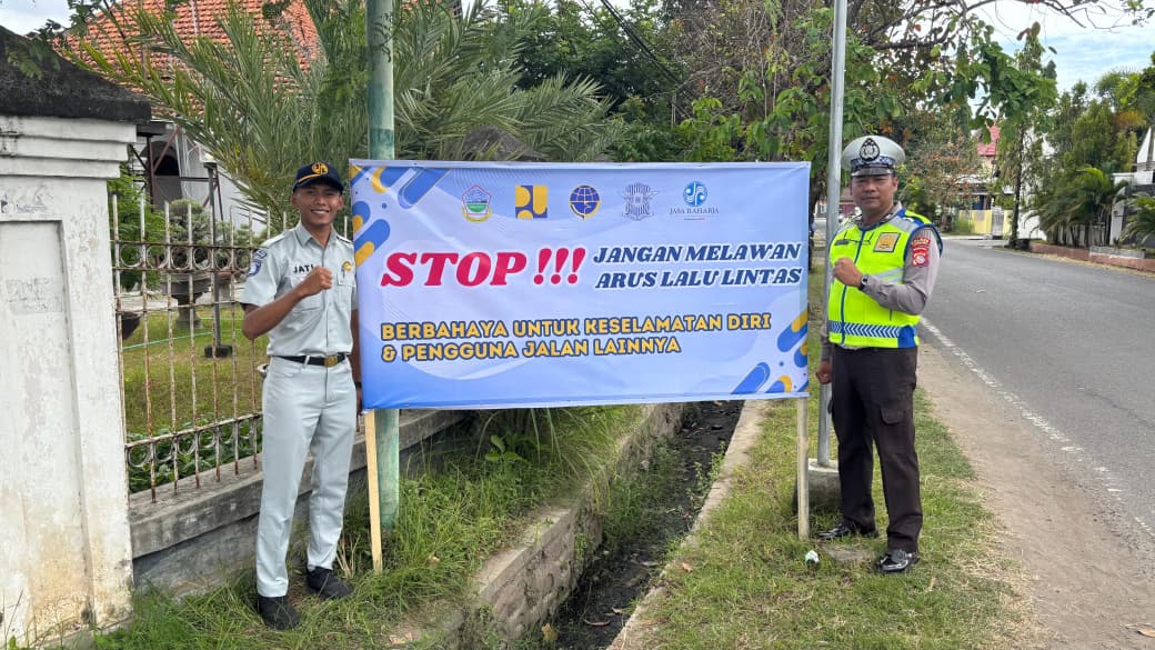 Cegah Risiko Kecelakaan, Jasa Raharja Sumbawa dan Polres Sumbawa Tertibkan Pengendara Melawan Arus