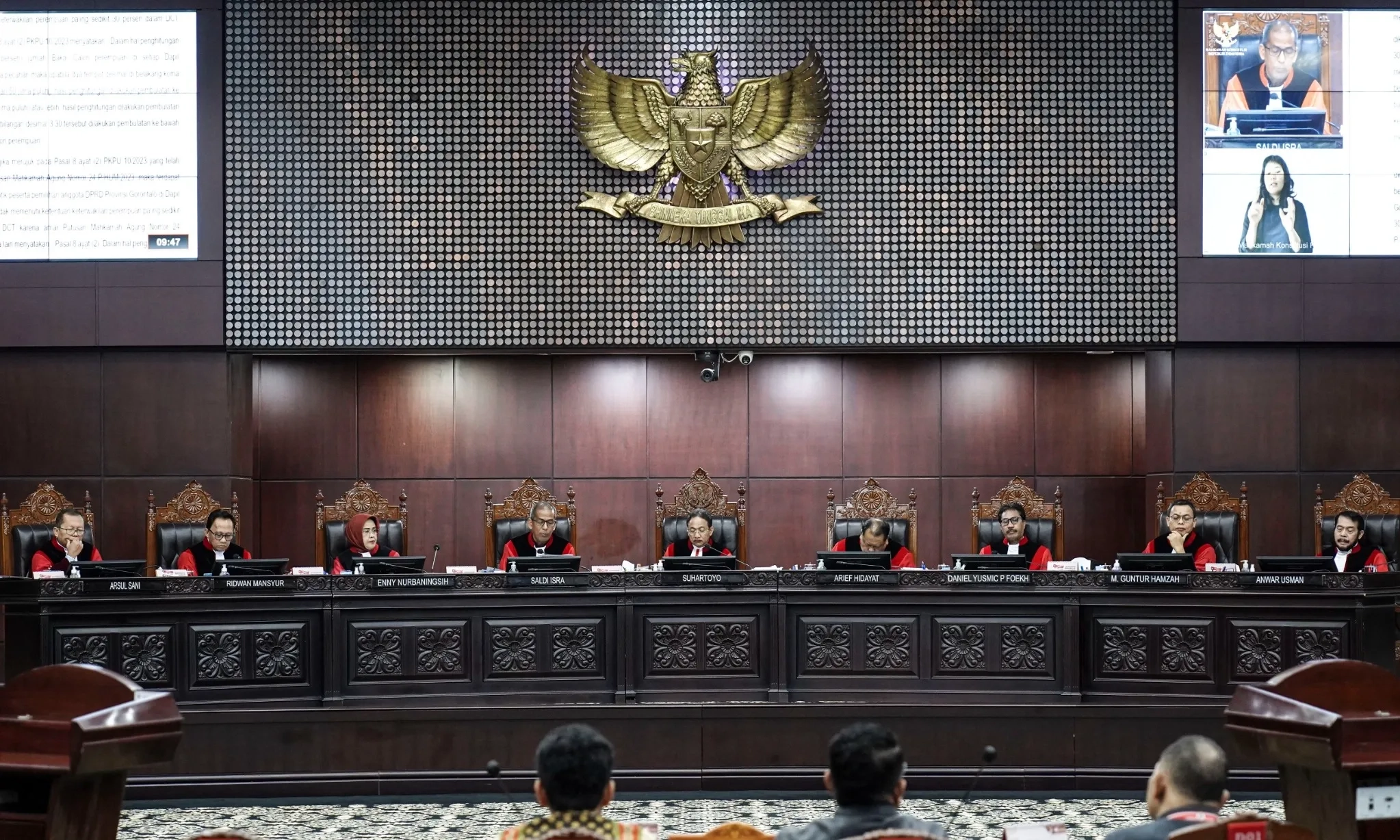 Uji Materi Ditolak, MK Pertahankan Syarat Usia Kades Minimal 25 Tahun