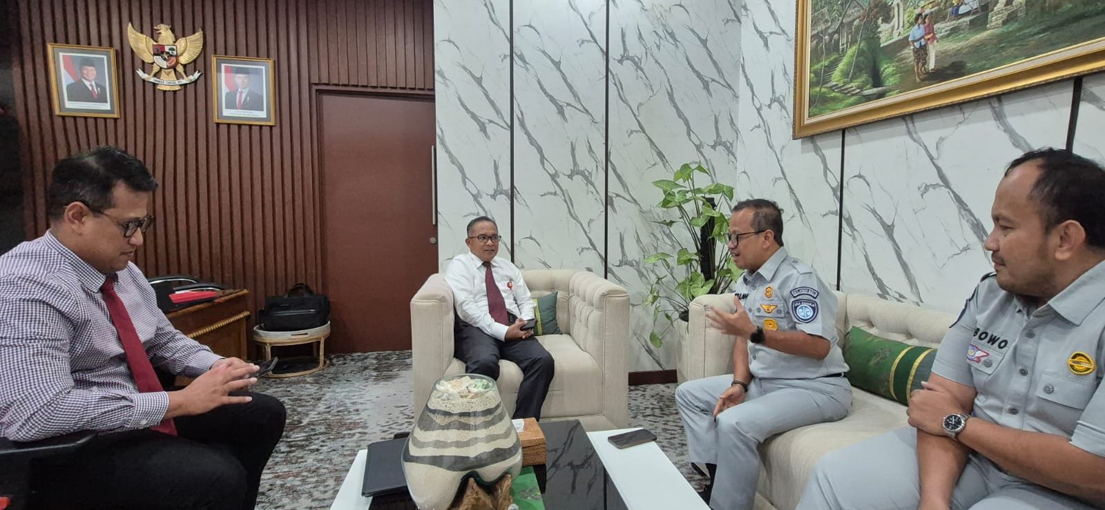 Jasa Raharja Wilayah Bali Audiensi dengan OJK Provinsi Bali Perkuat Sinergi Kelembagaan