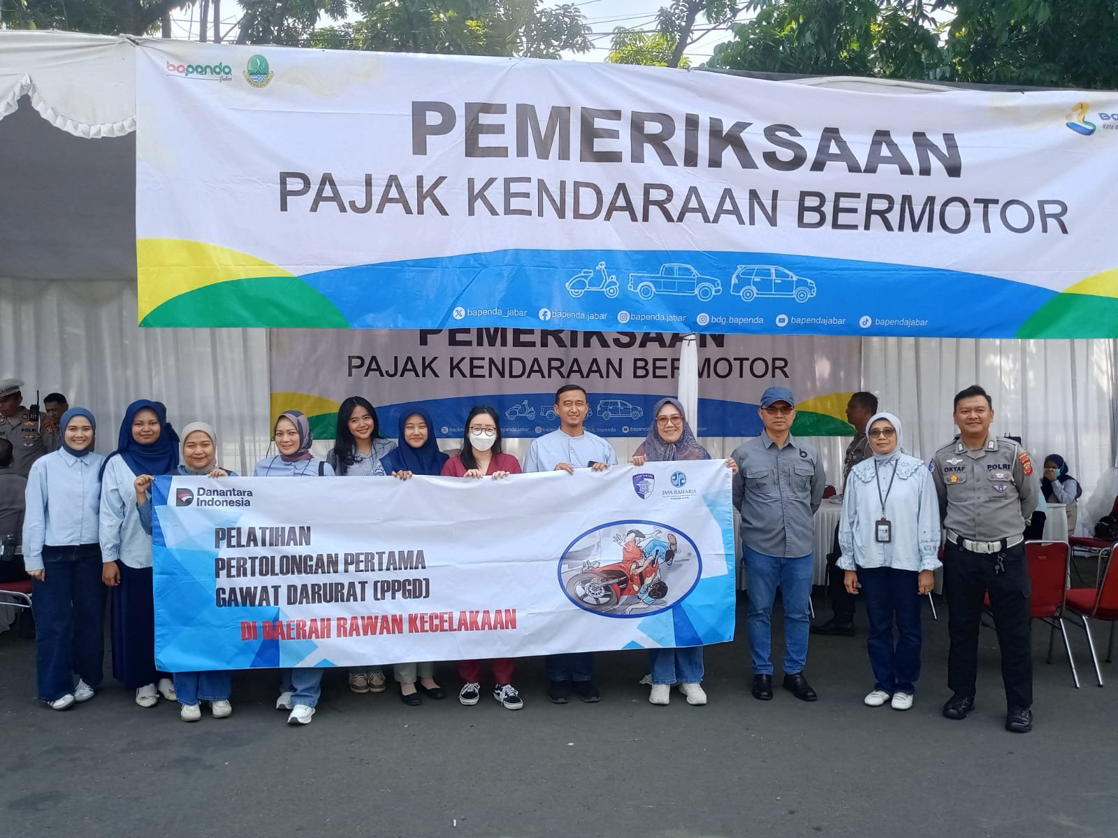 Berikan Kemudahan dan Keuntungan Bagi Wajib Pajak, Kolaborasi Jasa Raharja Bandung & Tim Pembina Samsat SoekarnoHatta Gelar Pemeriksaan PKB & SWDKLLJ, Pengobatan Gratis & Sosialisasi PPGD