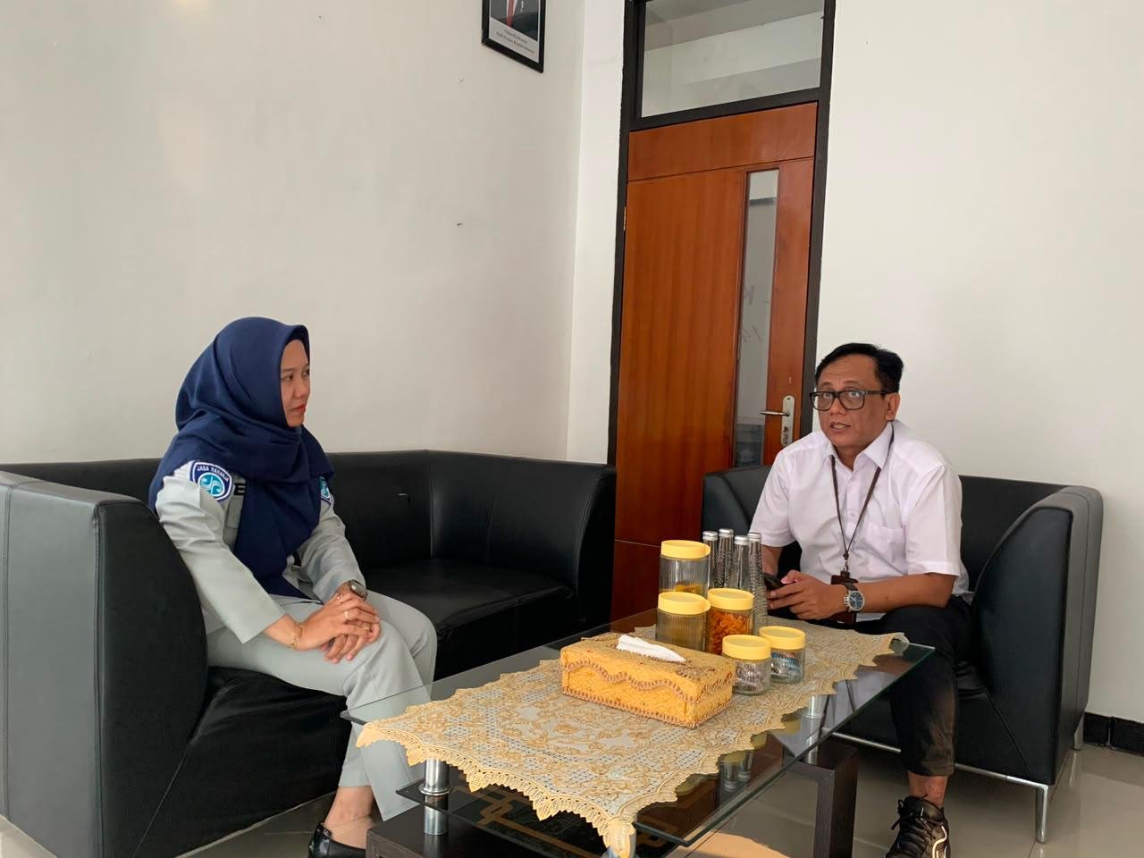 PT Jasa Raharja (Persero) Cabang Indramayu Terima Kunjungan Kerja Kabid Perencanaan dan Pengembangan Pendapatan Bapenda Provinsi Jawa Barat Guna Tingkatkan Sinergi Pelayanan