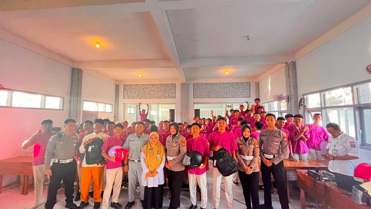 Tingkatkan Kepatuhan Berlalu Lintas Generasi Muda, Jasa Raharja dan Satlantas Polres Jember Gelar Sosialisasi Keselamatan di SMAN Umbulsari