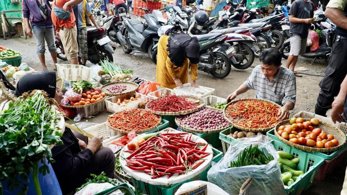 PIHPS: Harga Cabai Rawit Tembus Rp47.300 per Kg, Telur Ayam Rp30.350