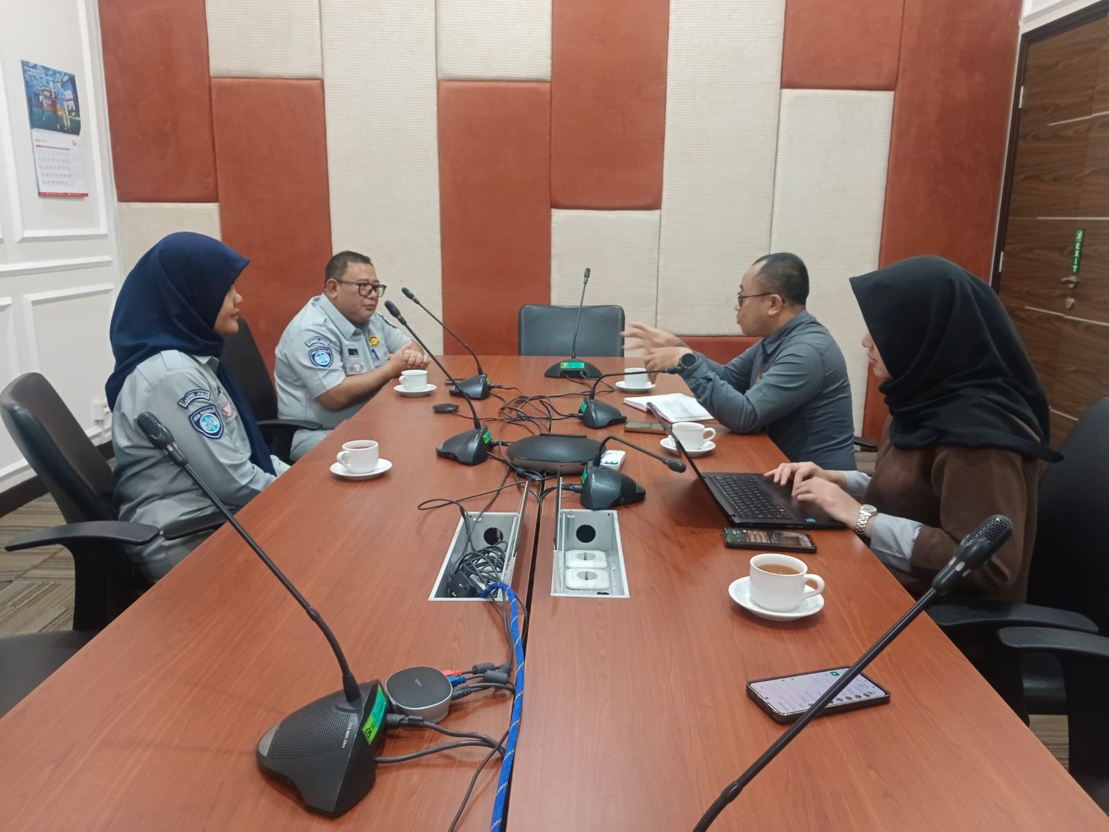 Memperkuat Sinergi dan Pelindungan Masyarakat, PT Jasa Raharja Cabang Tasikmalaya Gelar Audiensi Bersama OJK Tasikmalaya