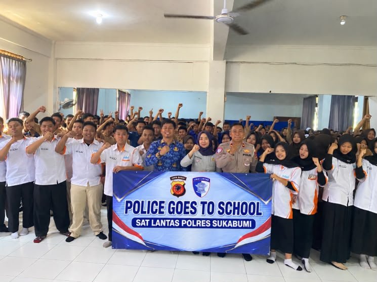 Jasa Raharja Sukabumi dan Satlantas Polres Sukabumi Edukasi Keselamatan Berlalu Lintas kepada Pelajar SMK Doa Bangsa