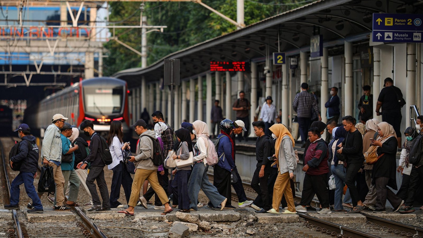 KAI Commuter Batalkan 12 Jadwal KRL Bogor, Cek Rute dan Waktu Keberangkatan