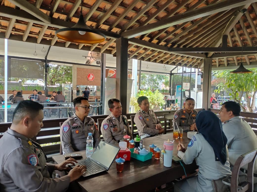 Upaya Peningkatan Keselamatan Lalu Lintas, PT Jasa Raharja (Persero) Cabang Cirebon Gelar Forum Komunikasi Lalu Lintas (FKLL) di Polresta Cirebon dan Polres Cirebon Kota